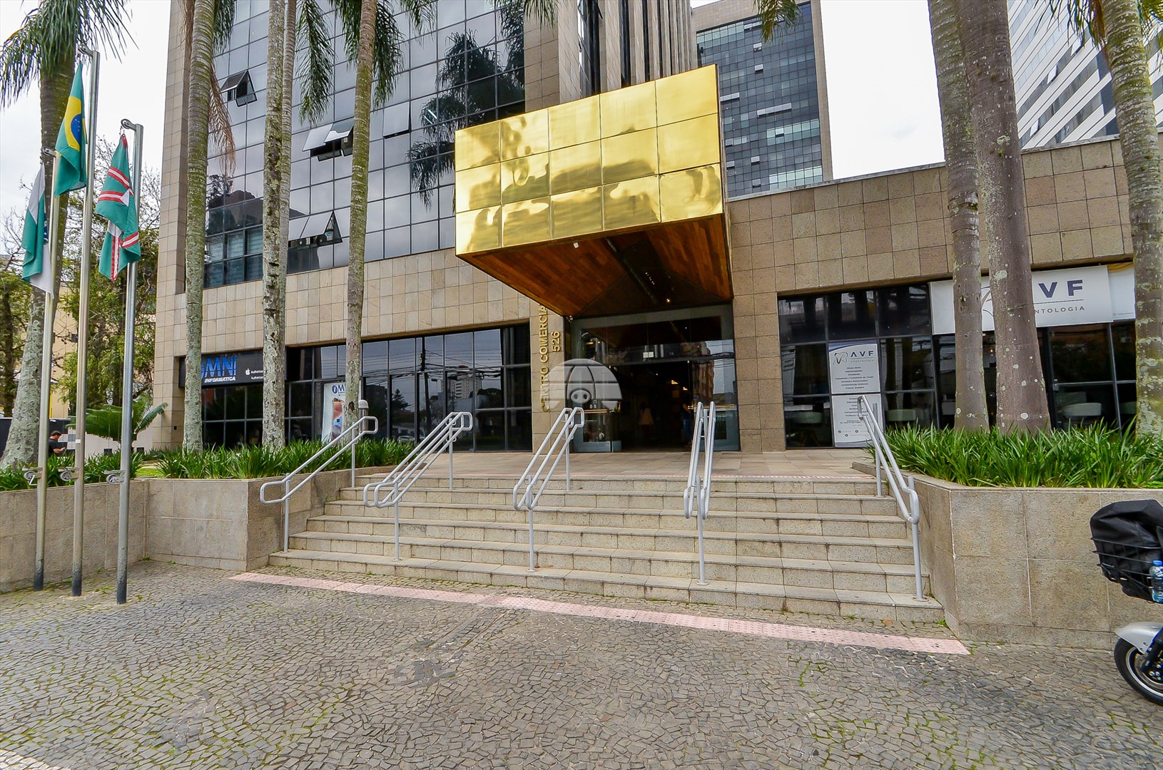 Sala/Conjunto Comercial à venda em Centro Cívico, Curitiba — Construa Assessoria Imobiliária
