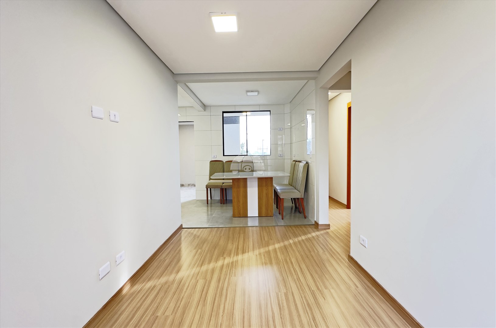 Apartamento para alugar em Vila Santa Helena, Colombo — Portal Chave Fácil