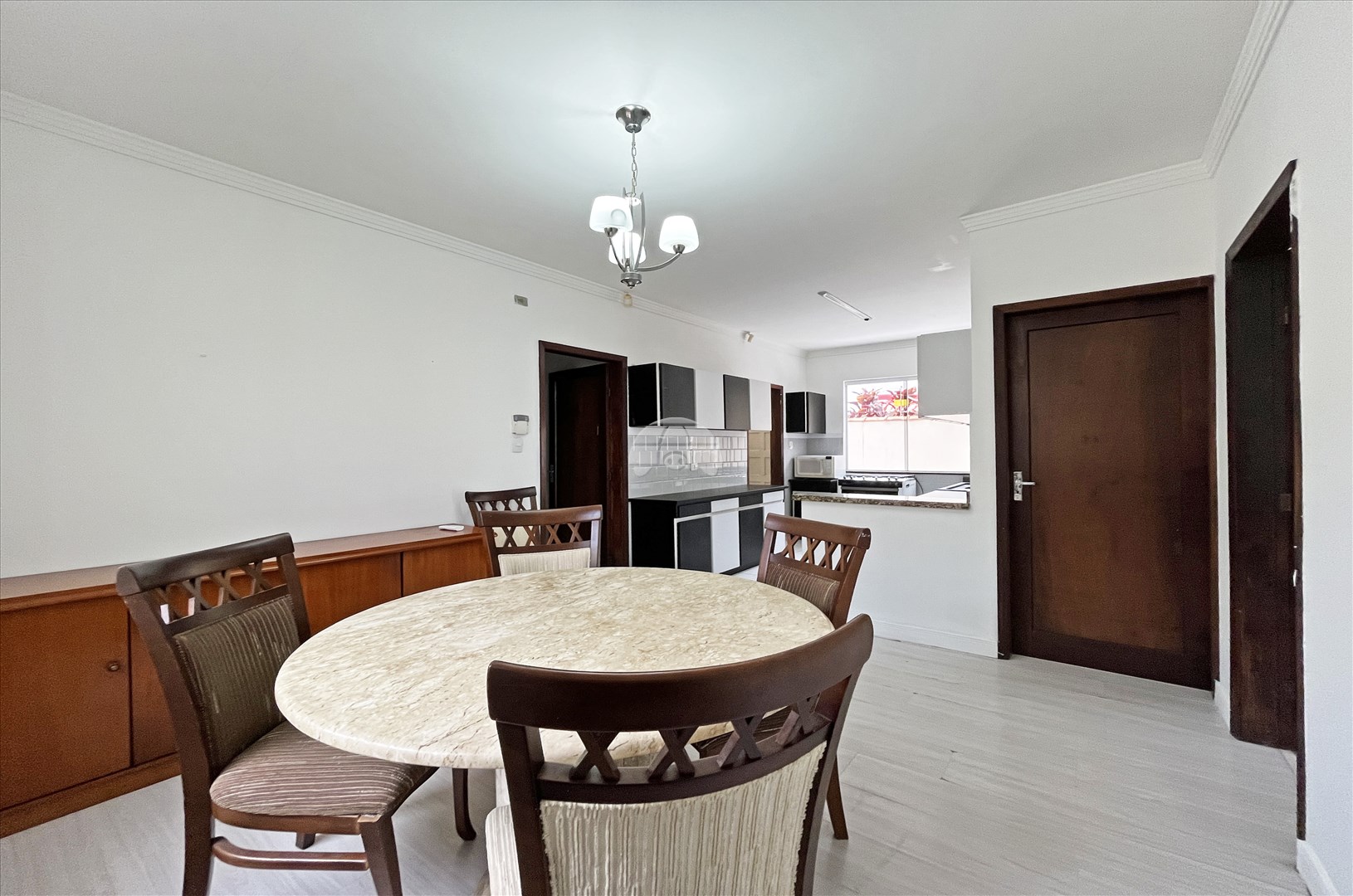 Casa para alugar em Ahú, Curitiba — Portal Chave Fácil