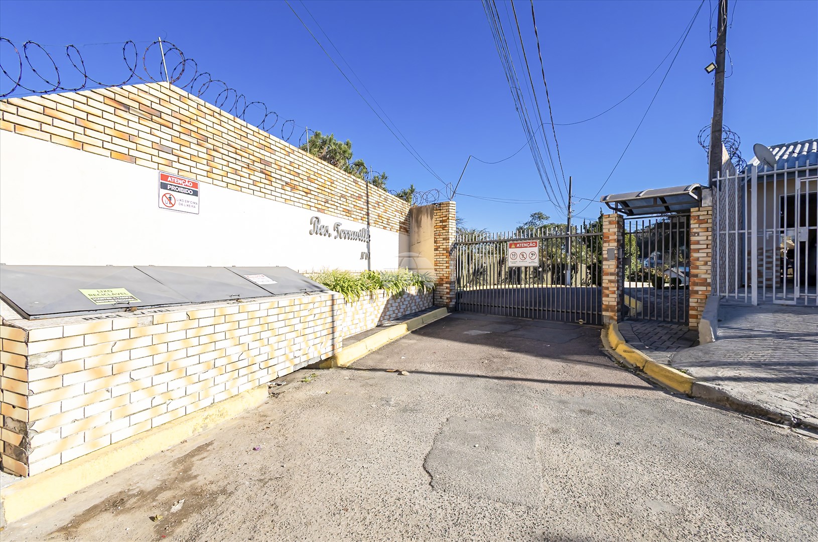 Casa à venda em Santa Cândida, Curitiba — Portal Chave Fácil