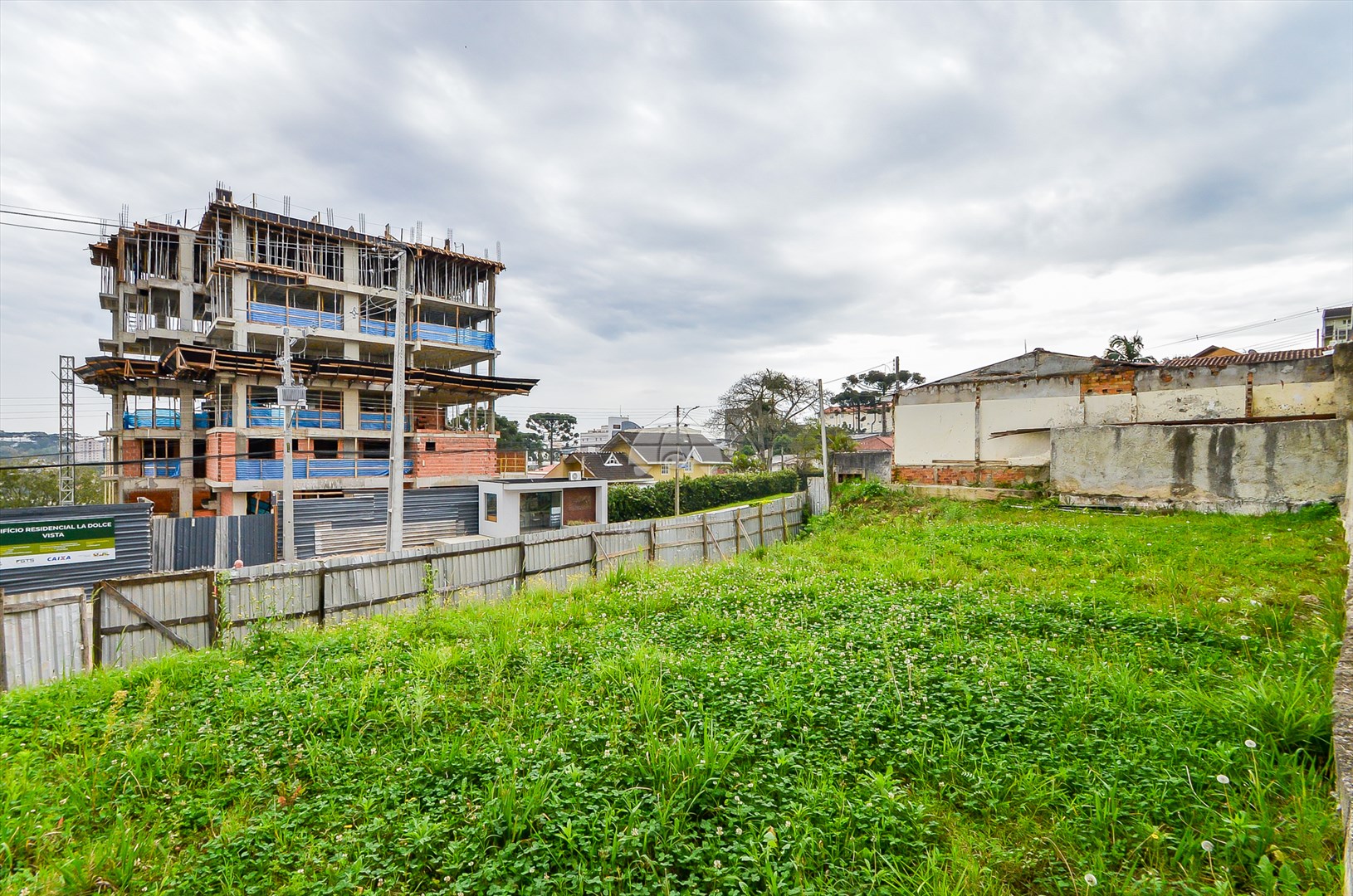 Terreno/Área à venda em Tingui, Curitiba — Portal Chave Fácil