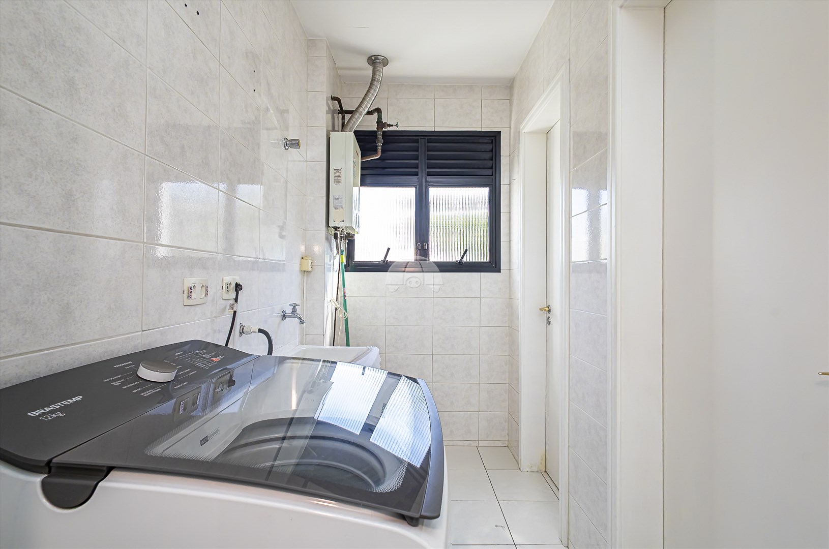 Apartamento Residencial para Venda no Bairro Portão ref. 229741 (10 / 10)