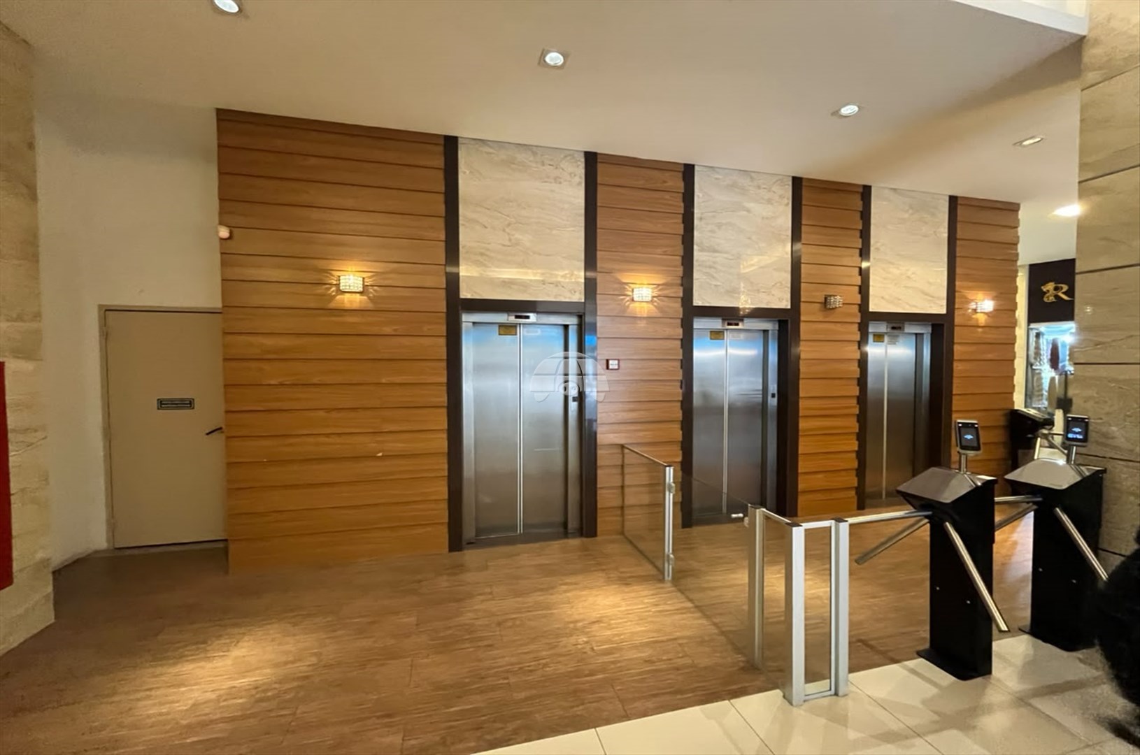 Comercial para alugar em Centro, Curitiba — Portal Chave Fácil