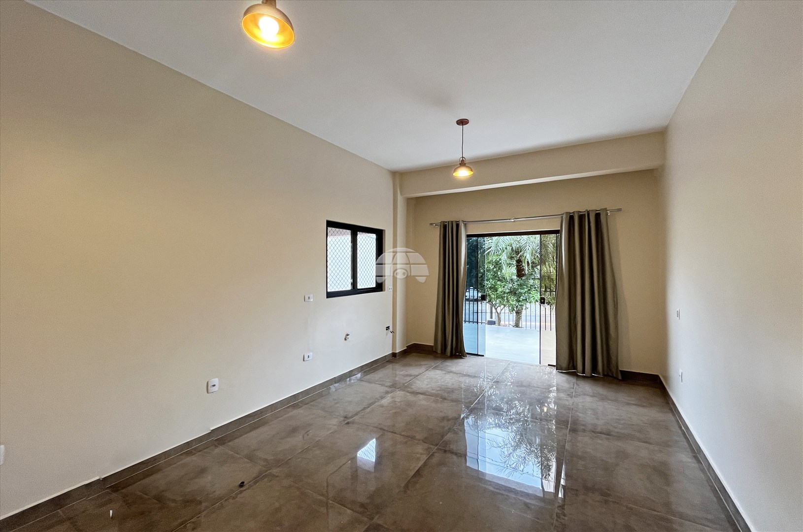 Sala/Conjunto Comercial para alugar em Mercês, Curitiba — Portal Chave Fácil