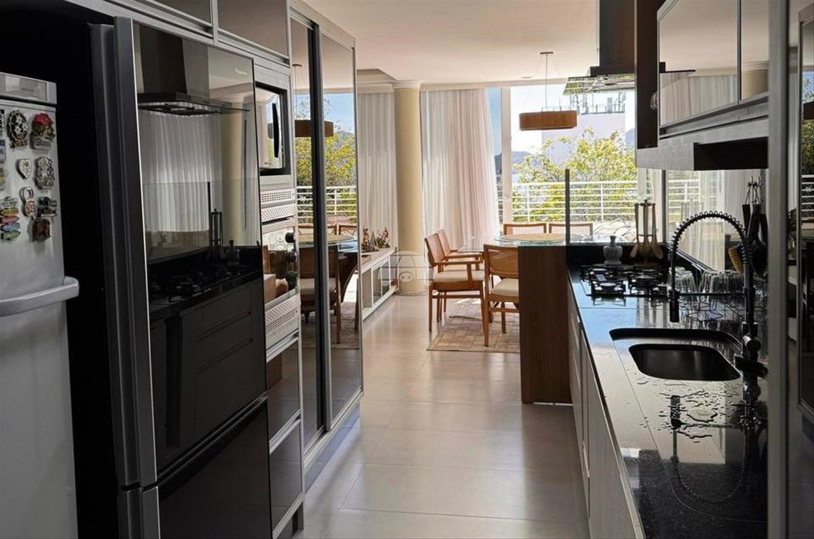 Casa à venda em Agronômica, Florianópolis — Portal Chave Fácil