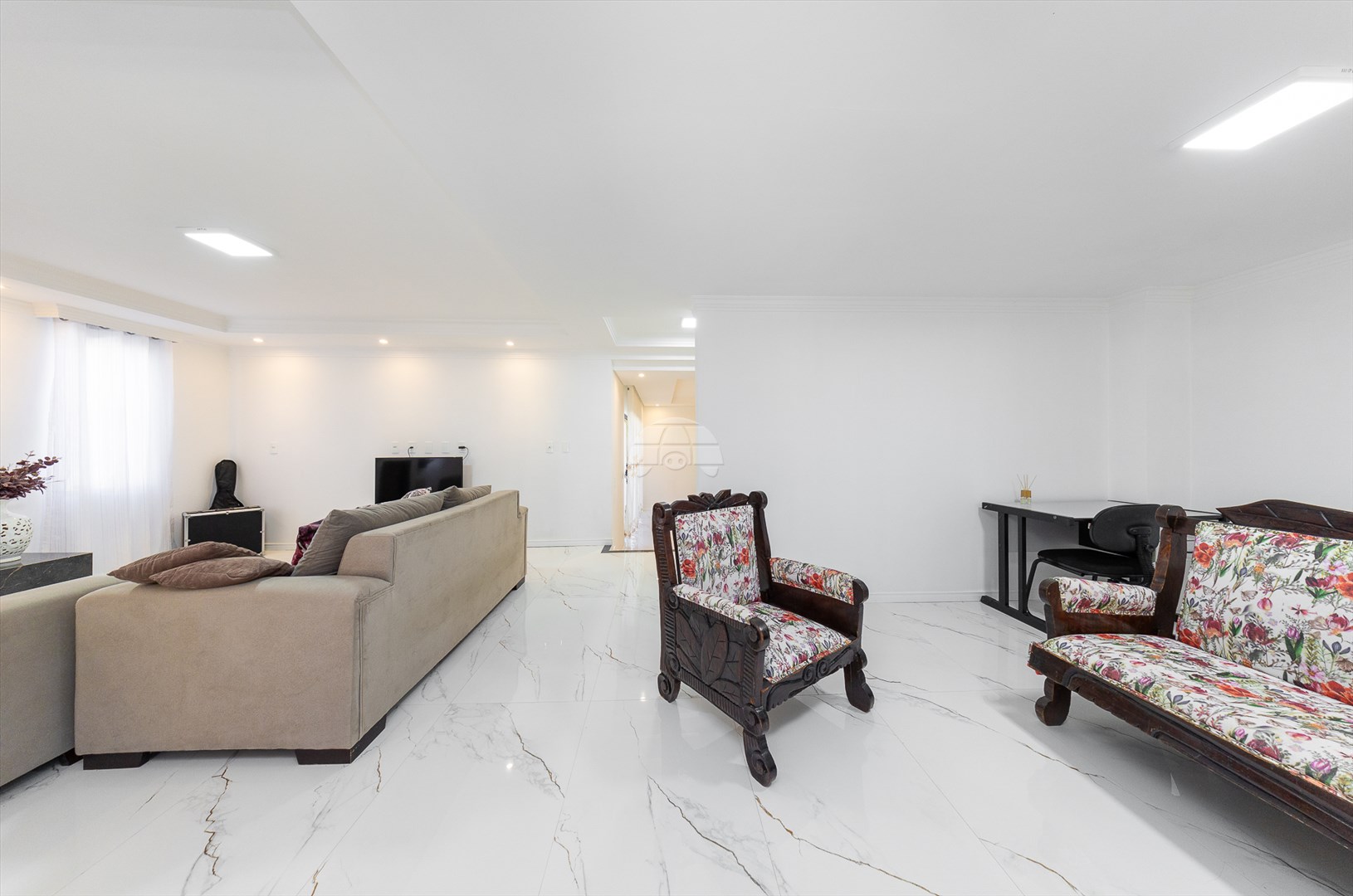 Casa à venda em Vila Itaqui, Campo Largo — Portal Chave Fácil