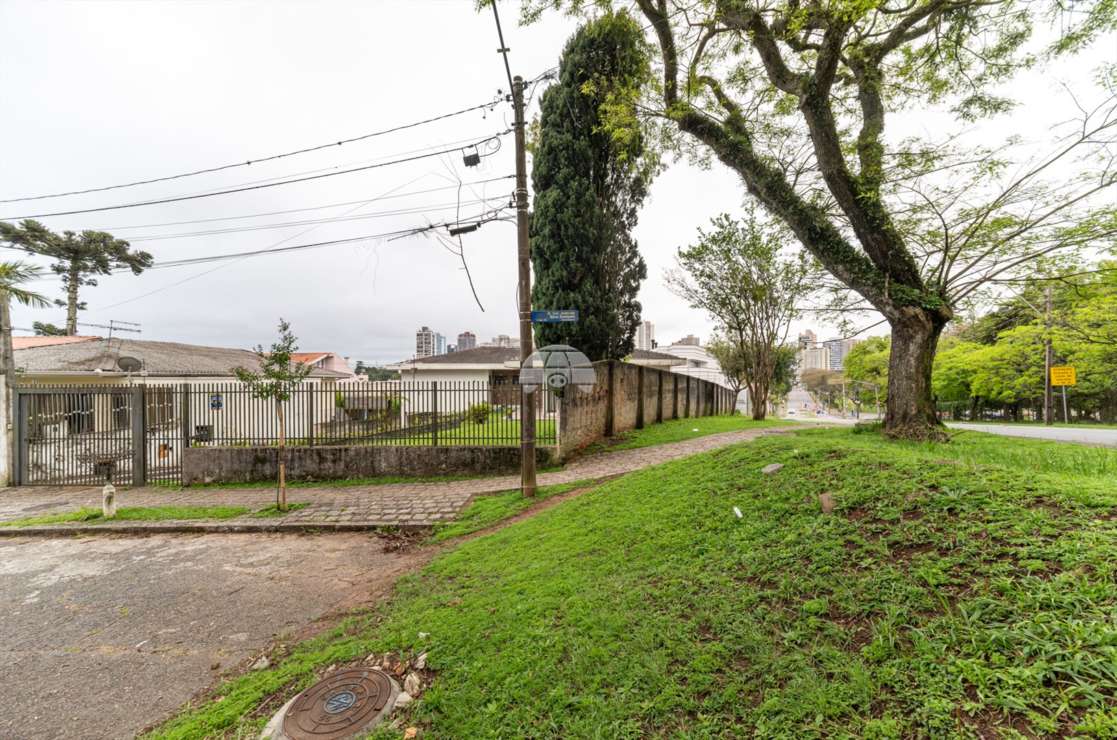 Casa à venda em Jardim Botânico, Curitiba — Portal Chave Fácil