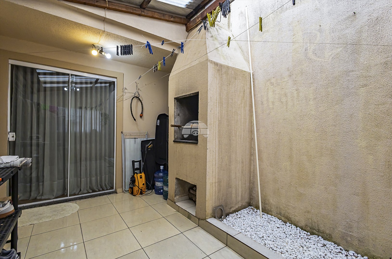 Casa à venda em Novo Mundo, Curitiba — MAFI ADMINISTRADORA DE IMOVEIS LTDA