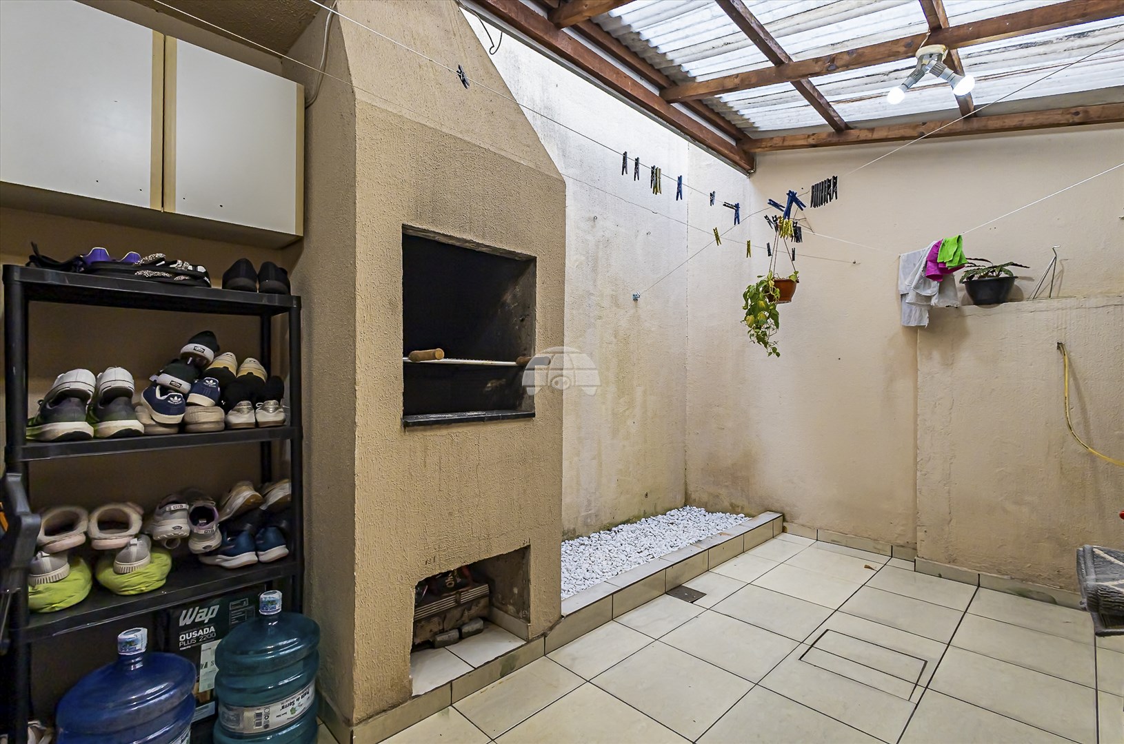 Casa à venda em Novo Mundo, Curitiba — MAFI ADMINISTRADORA DE IMOVEIS LTDA