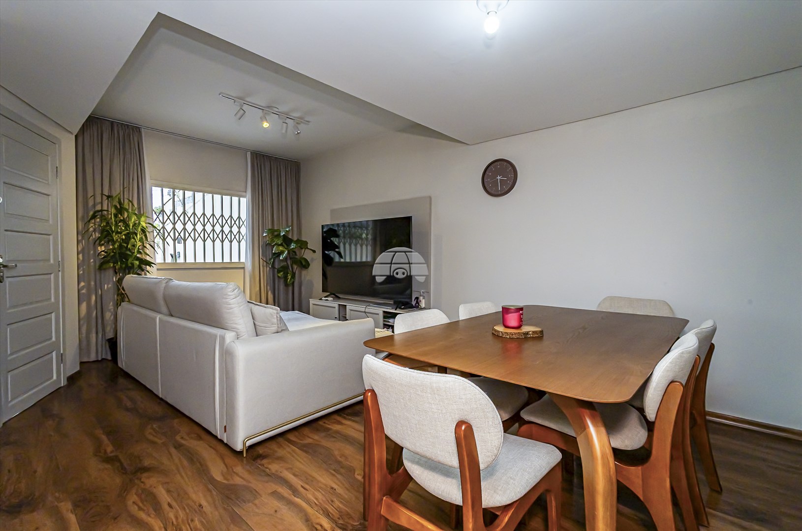 Casa à venda em Novo Mundo, Curitiba — MAFI ADMINISTRADORA DE IMOVEIS LTDA