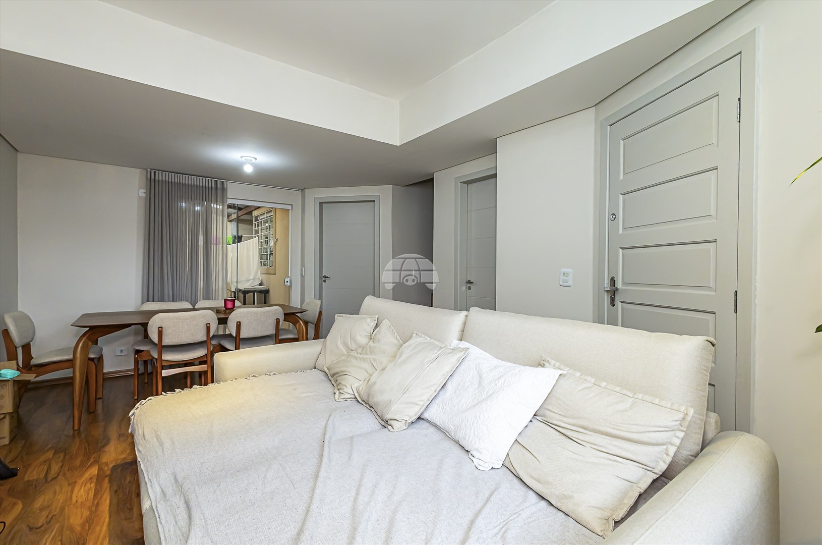Casa à venda em Novo Mundo, Curitiba — MAFI ADMINISTRADORA DE IMOVEIS LTDA