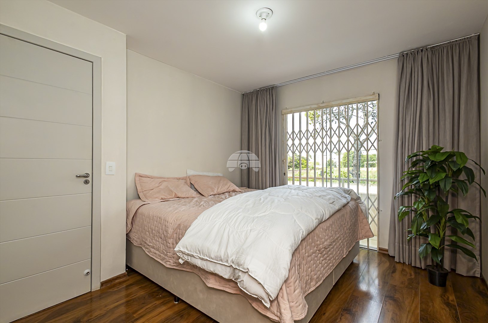 Casa à venda em Novo Mundo, Curitiba — MAFI ADMINISTRADORA DE IMOVEIS LTDA