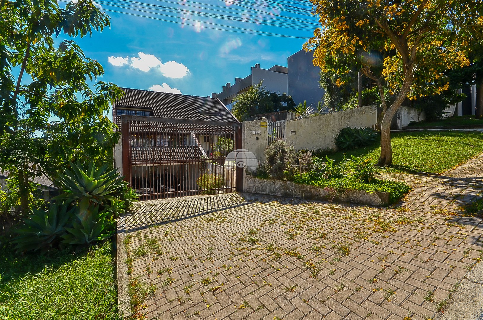 Casa à venda em Bom Retiro, Curitiba — Portal Chave Fácil