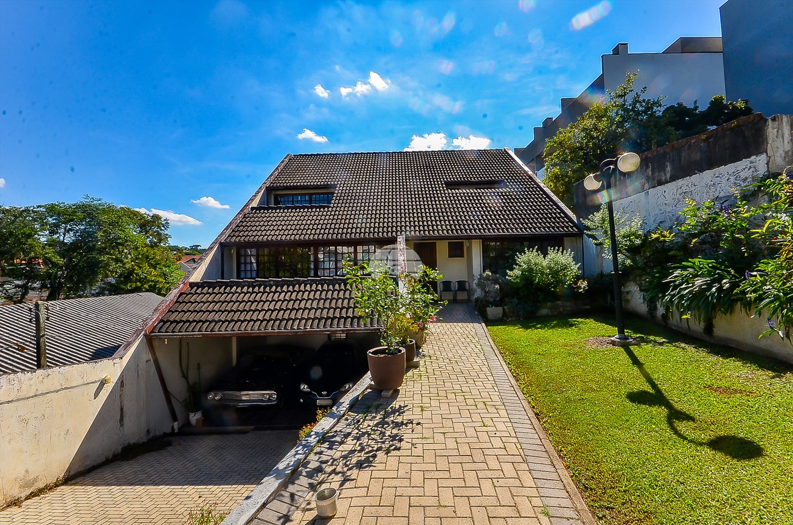 Casa à venda em Bom Retiro, Curitiba — Portal Chave Fácil