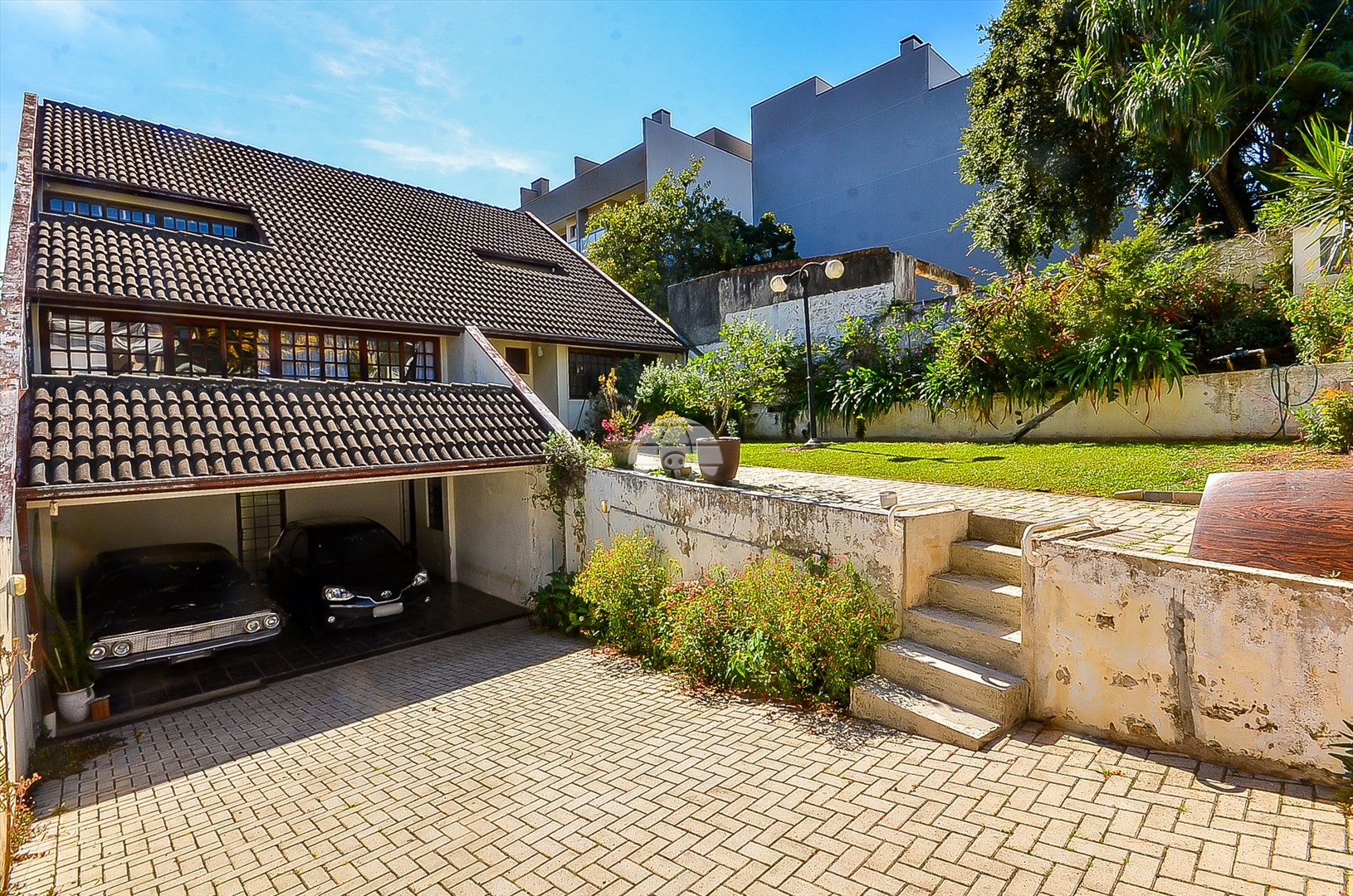 Casa à venda em Bom Retiro, Curitiba — Portal Chave Fácil