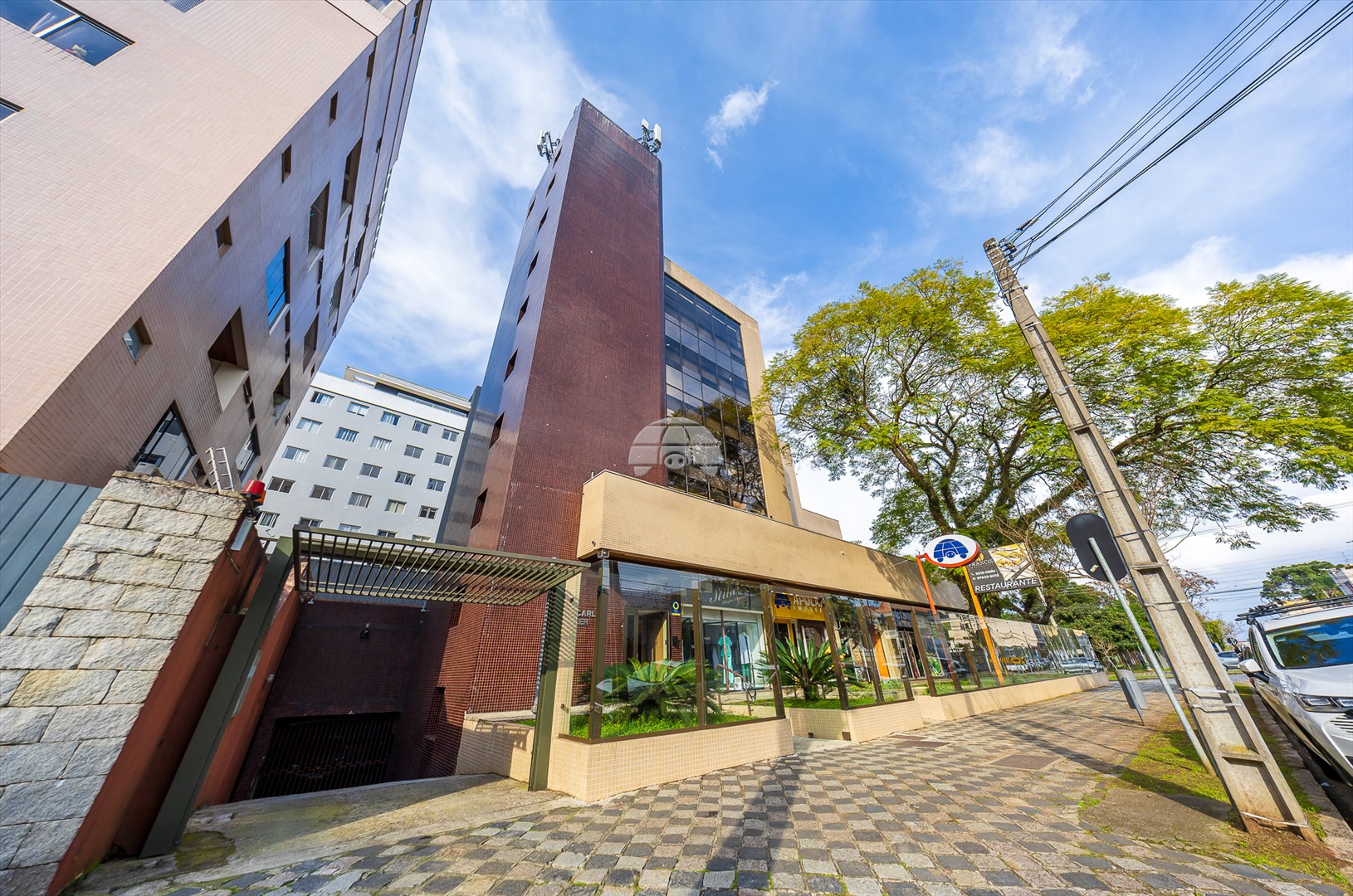Comercial à venda em Rebouças, Curitiba — Imobiliária Razão