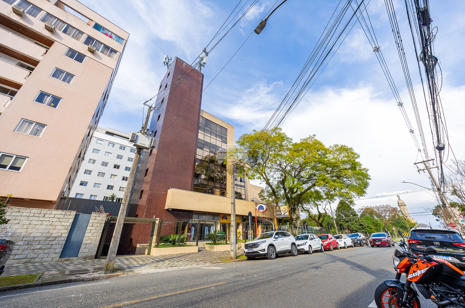 Comercial à venda em Rebouças, Curitiba — Imobiliária Razão