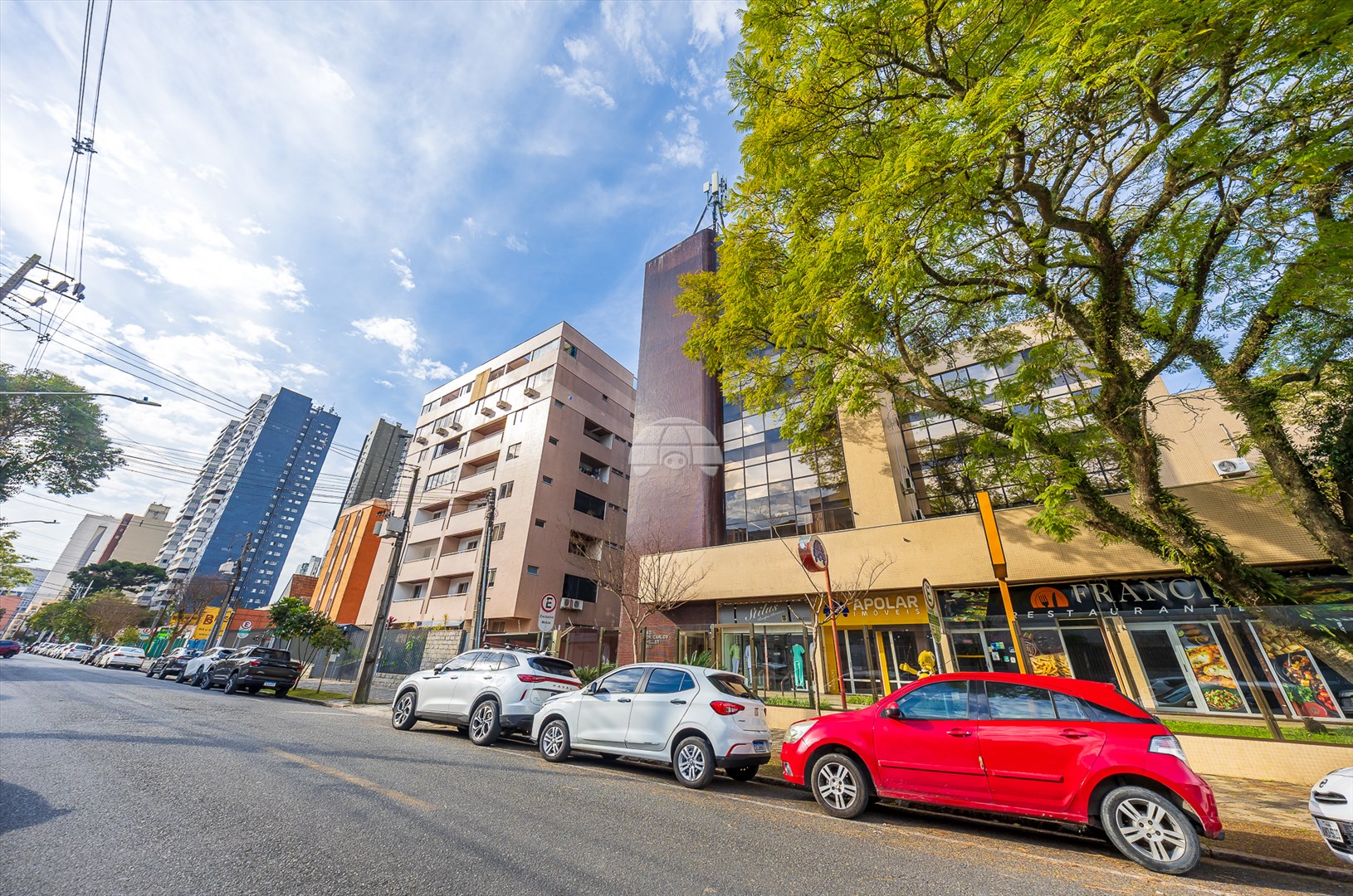 Comercial à venda em Rebouças, Curitiba — Imobiliária Razão