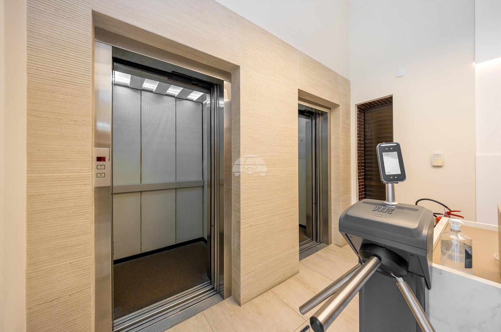 Comercial à venda em Rebouças, Curitiba — Imobiliária Razão