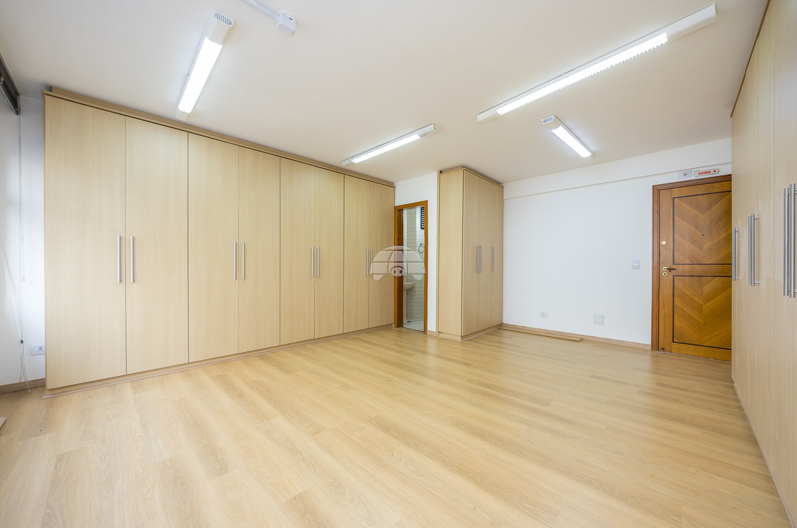 Comercial à venda em Rebouças, Curitiba — Imobiliária Razão