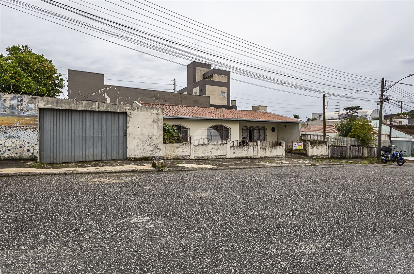 Casa à venda em Guabirotuba, Curitiba — Portal Chave Fácil
