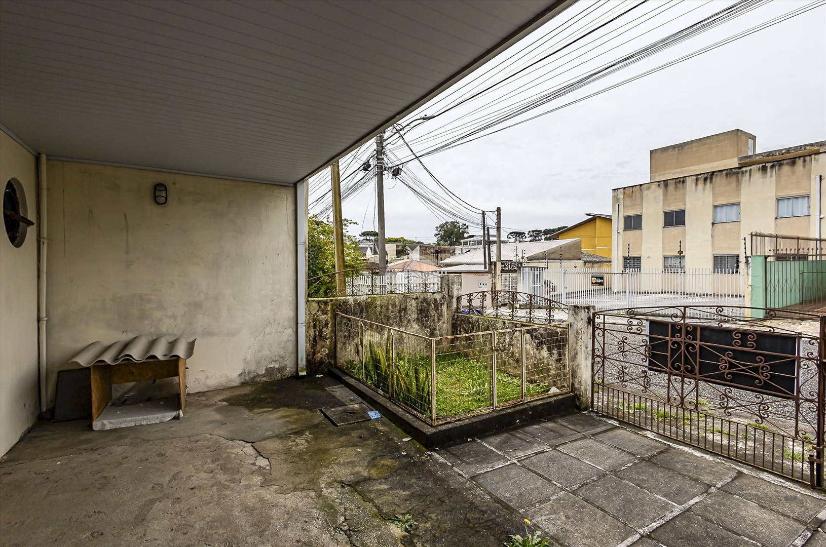 Casa à venda em Guabirotuba, Curitiba — Portal Chave Fácil