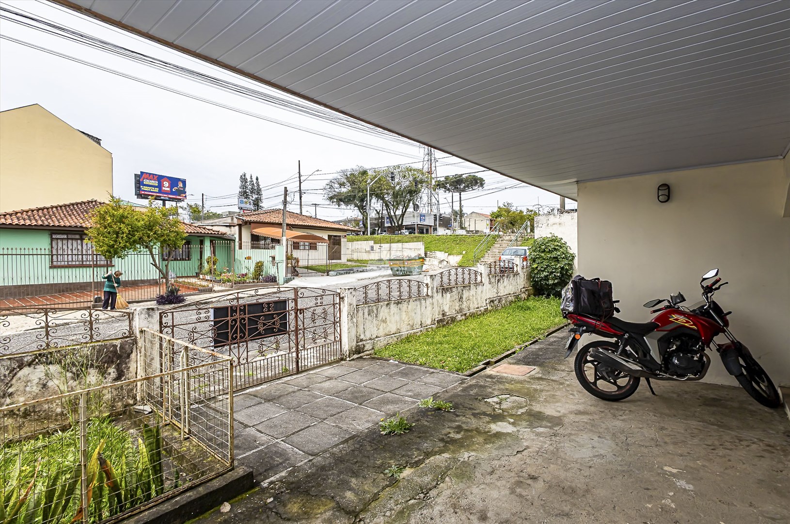 Casa à venda em Guabirotuba, Curitiba — Portal Chave Fácil