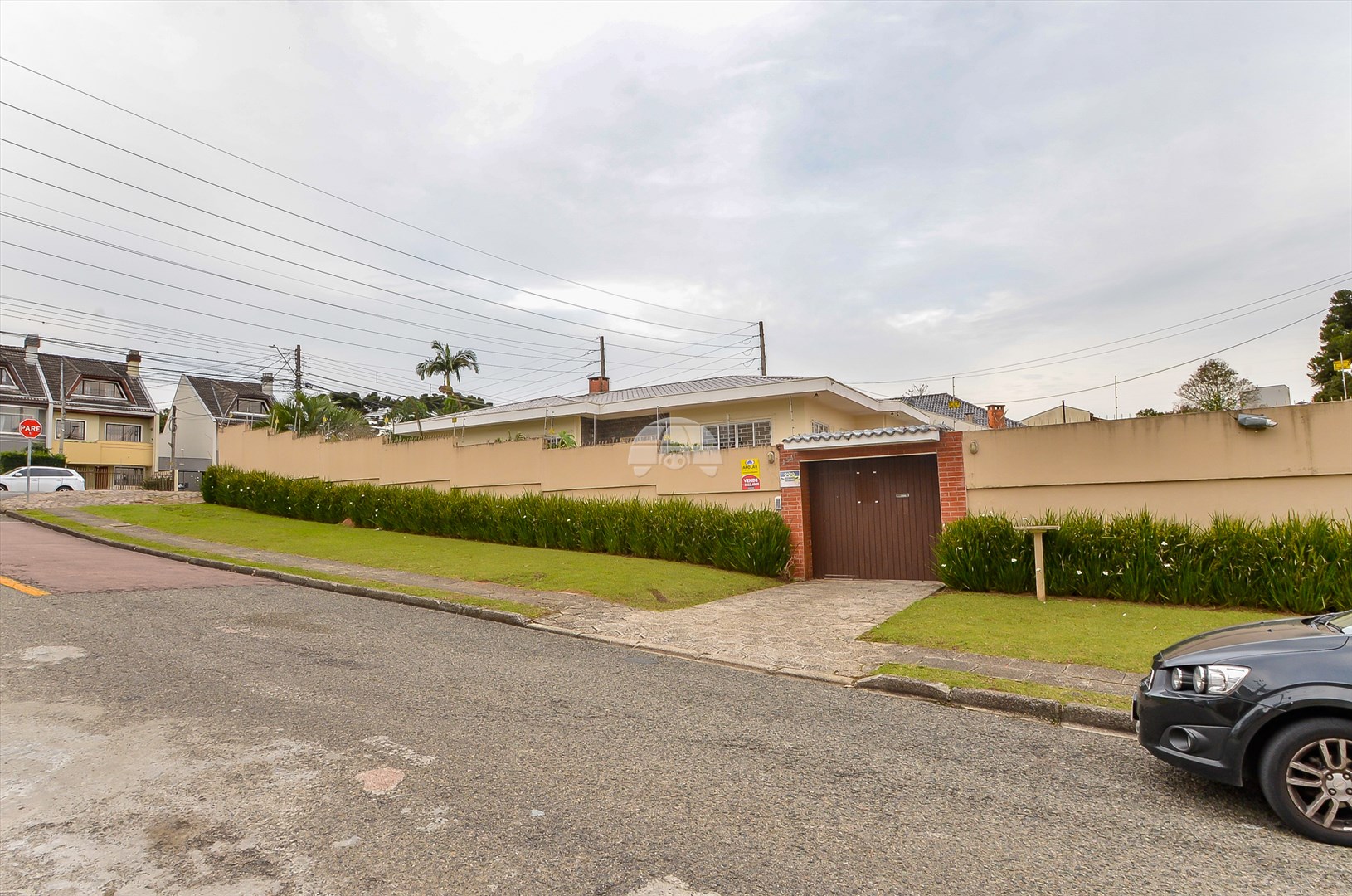 Casa à venda em Bom Retiro, Curitiba — Portal Chave Fácil