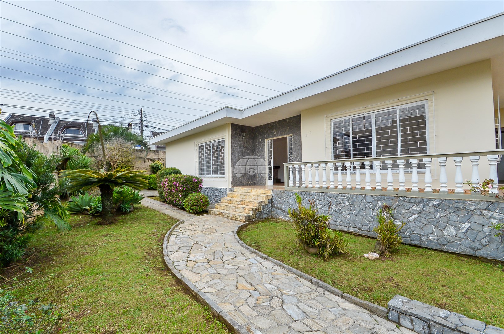 Casa à venda em Bom Retiro, Curitiba — Portal Chave Fácil