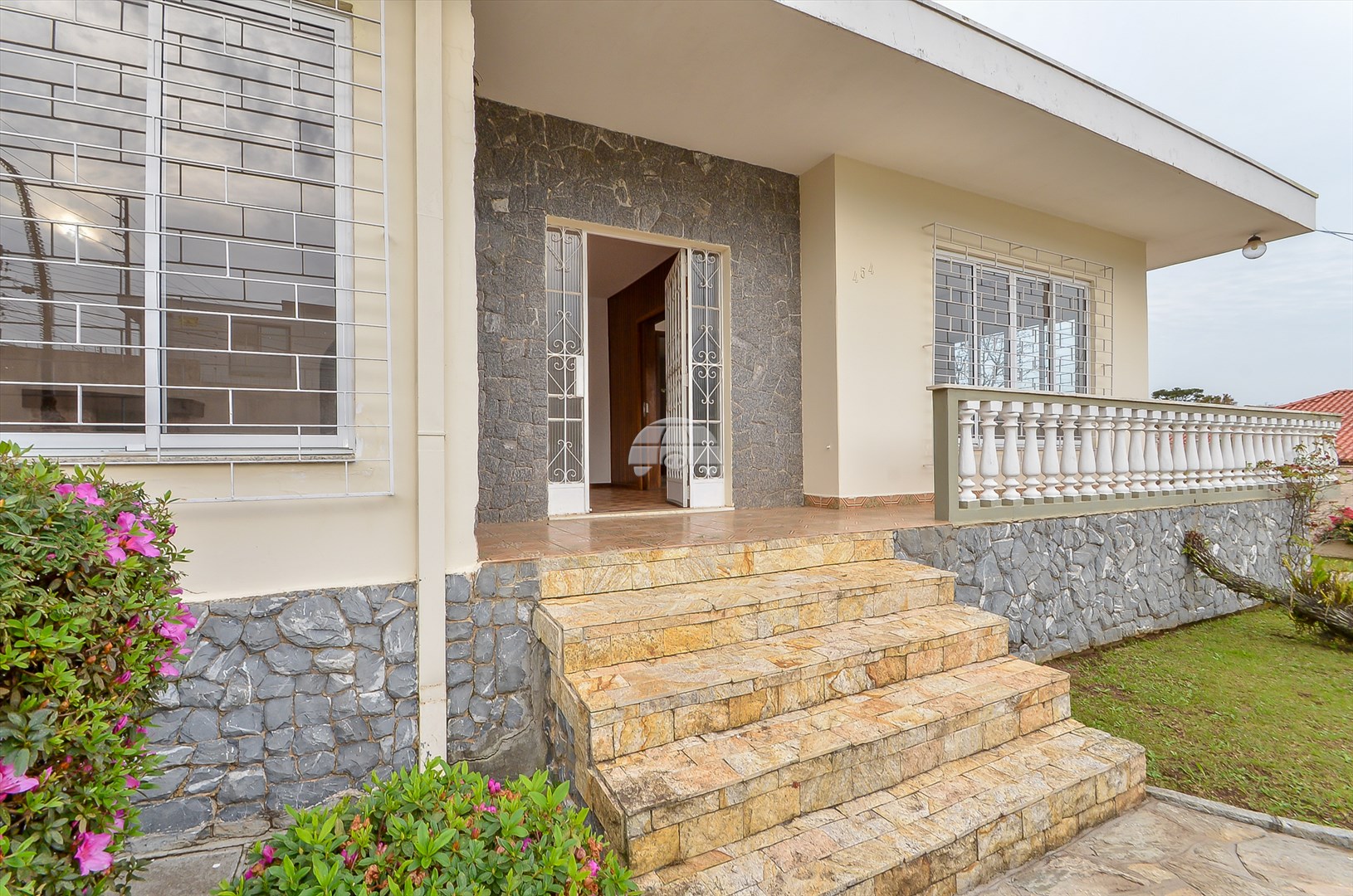 Casa à venda em Bom Retiro, Curitiba — Portal Chave Fácil