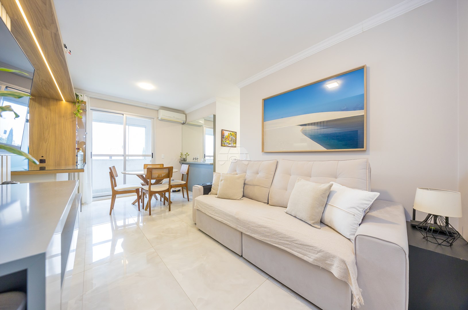 Apartamento Residencial para Venda no Bairro Campina Do Siqueira ref. 229940 (1 / 10)