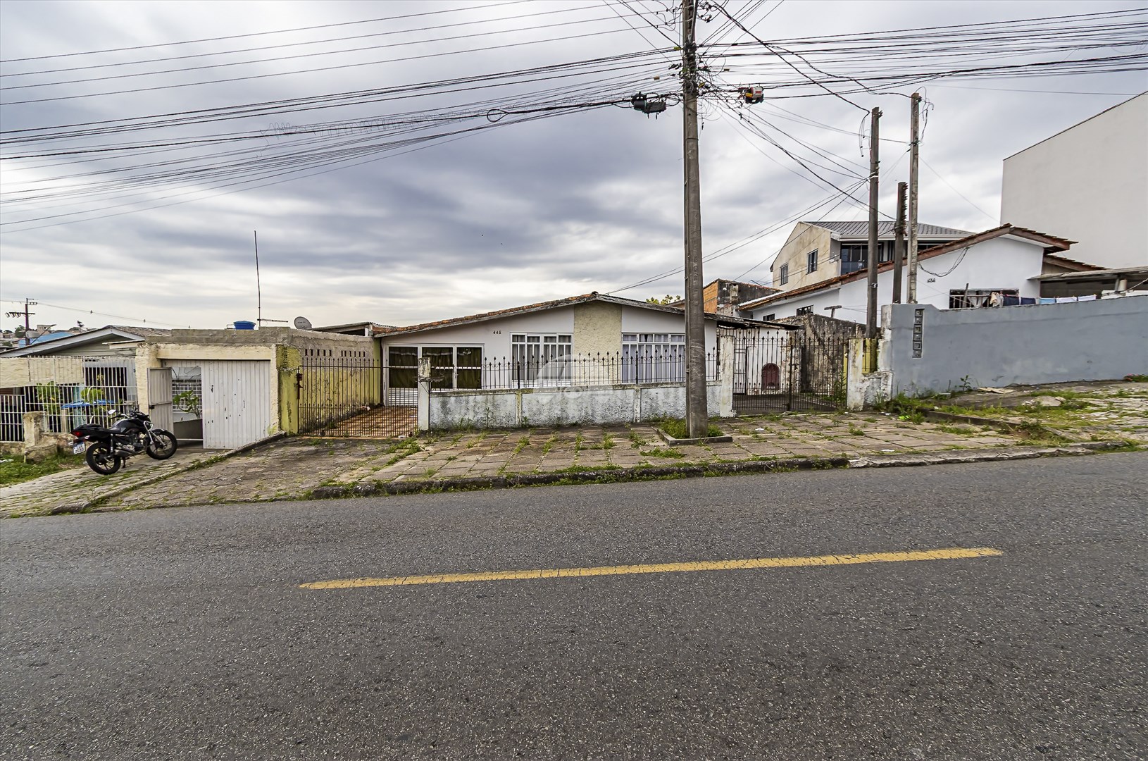 Terreno/Área à venda em Xaxim, Curitiba — Portal Chave Fácil