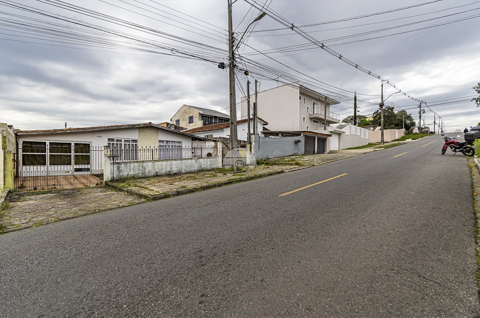 Terreno/Área à venda em Xaxim, Curitiba — Portal Chave Fácil