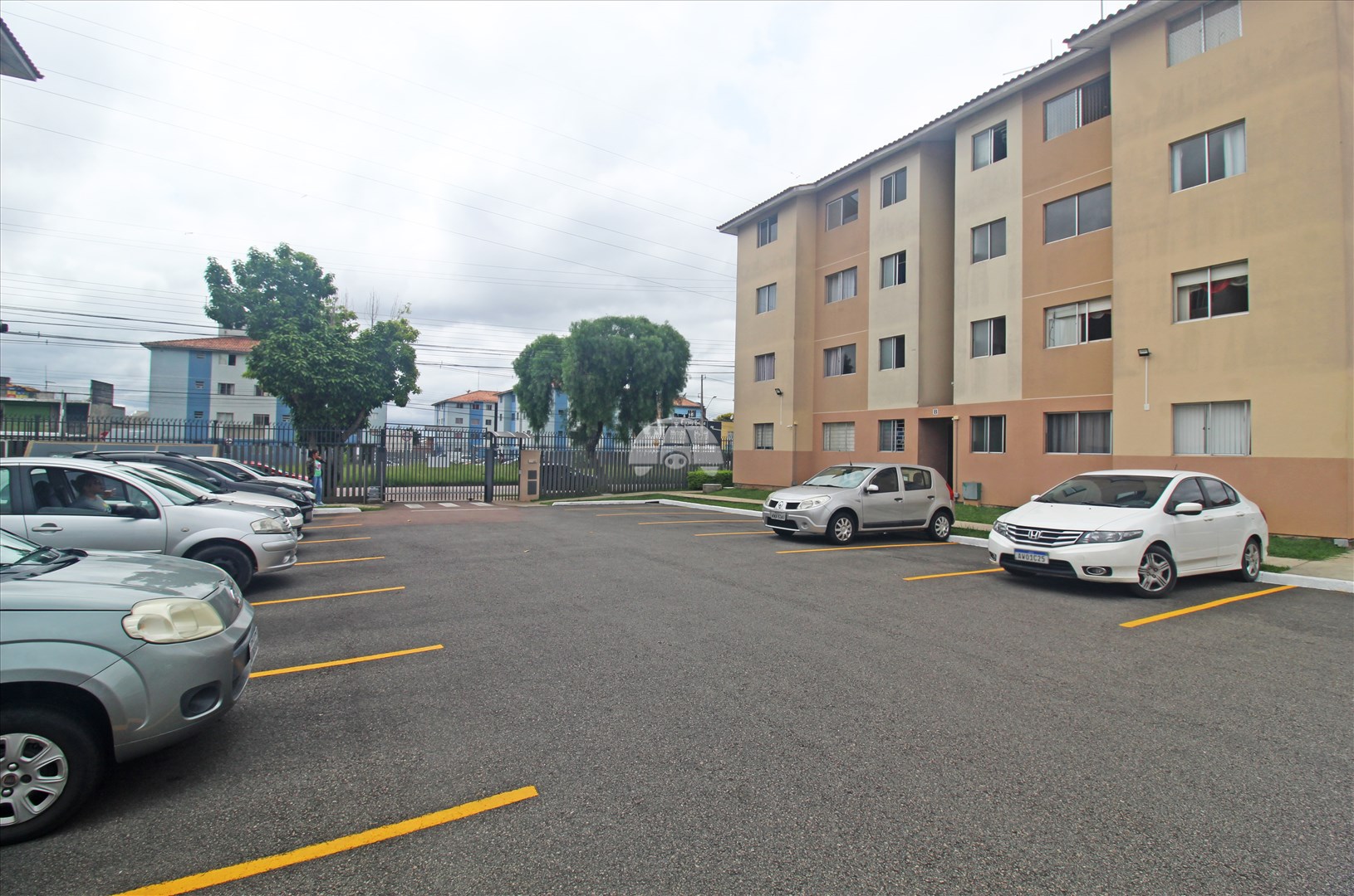 Apartamento à venda em Sítio Cercado, Curitiba — MAFI ADMINISTRADORA DE IMOVEIS LTDA