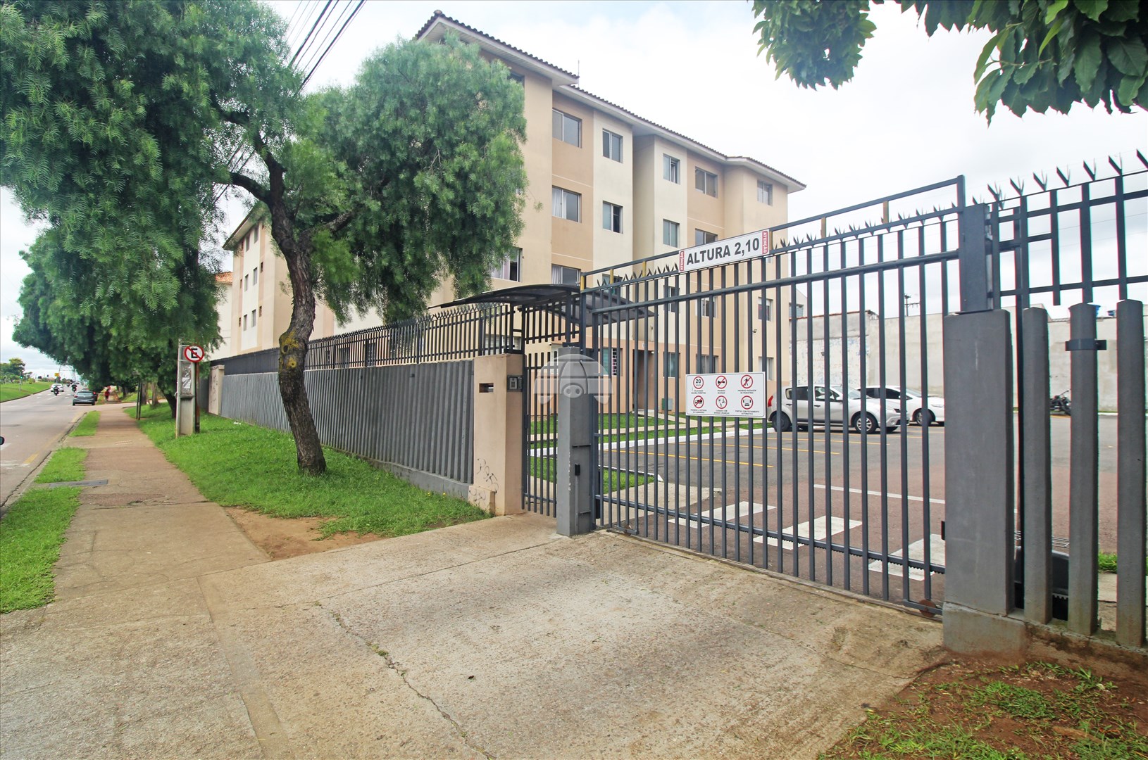Apartamento à venda em Sítio Cercado, Curitiba — MAFI ADMINISTRADORA DE IMOVEIS LTDA