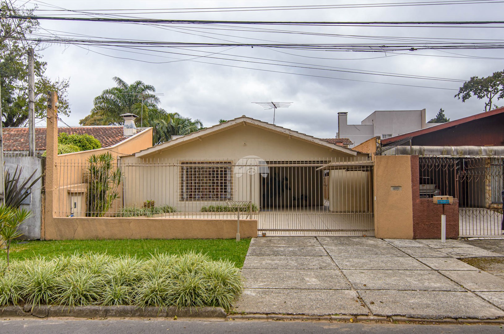 Casa à venda em Bacacheri, Curitiba — Portal Chave Fácil