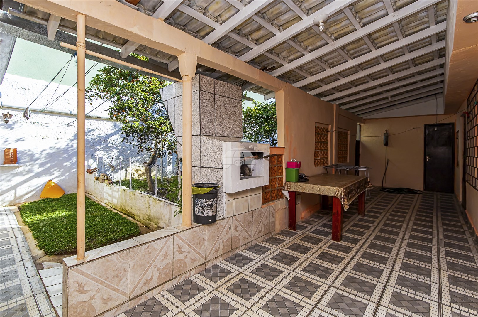 Casa à venda em Novo Mundo, Curitiba — MAFI ADMINISTRADORA DE IMOVEIS LTDA