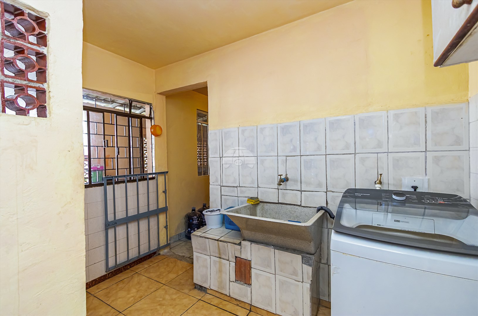 Casa à venda em Novo Mundo, Curitiba — MAFI ADMINISTRADORA DE IMOVEIS LTDA