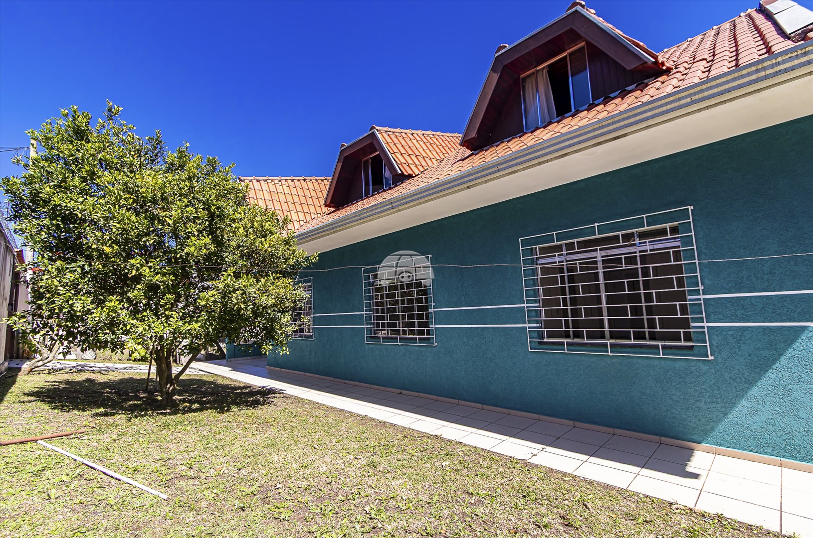 Casa à venda em Alto Boqueirão, Curitiba — Portal Chave Fácil