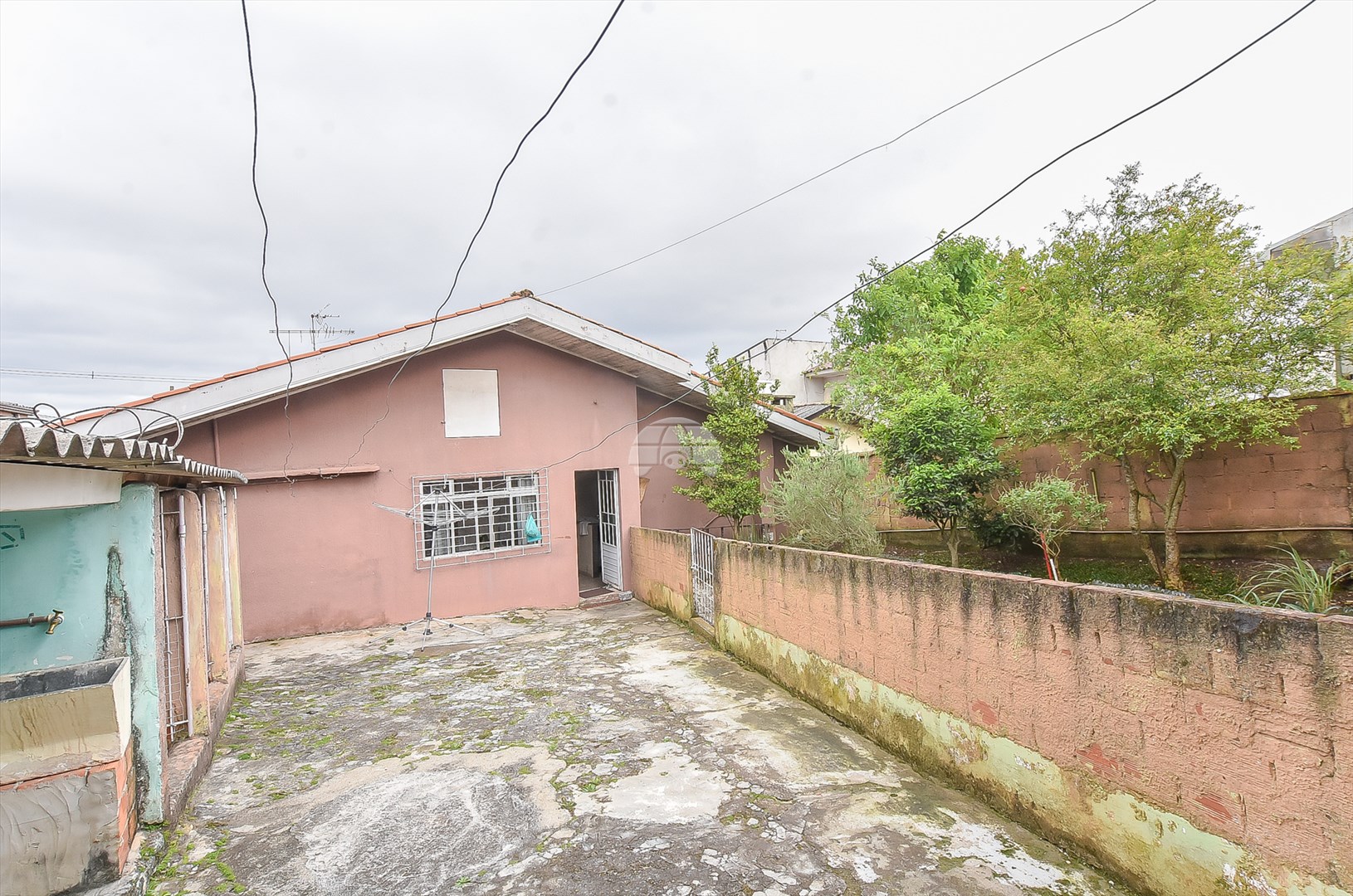 Casa à venda em Xaxim, Curitiba — GOMES CONSULTOR IMOBILIARIO LTDA.