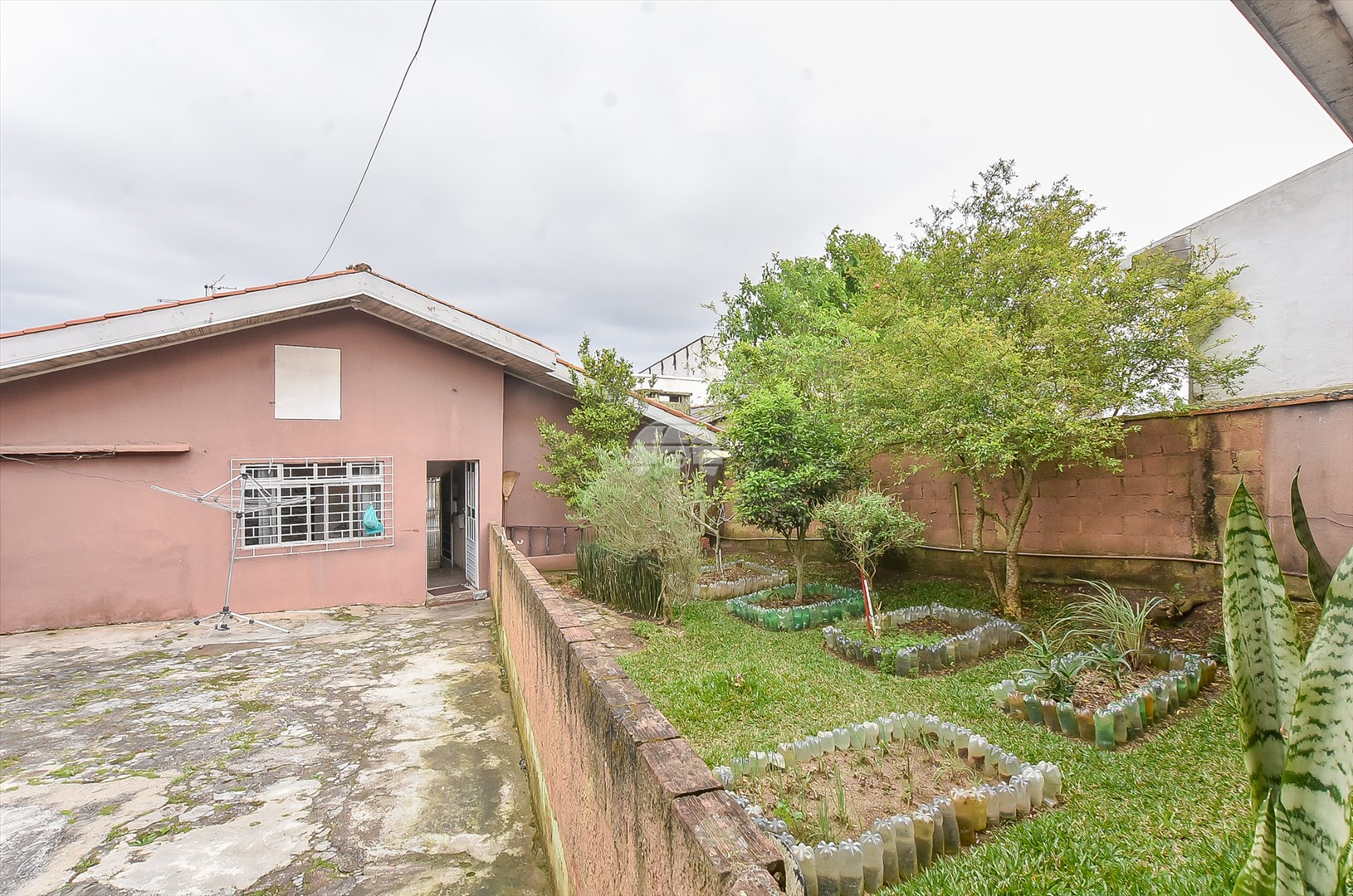 Casa à venda em Xaxim, Curitiba — GOMES CONSULTOR IMOBILIARIO LTDA.