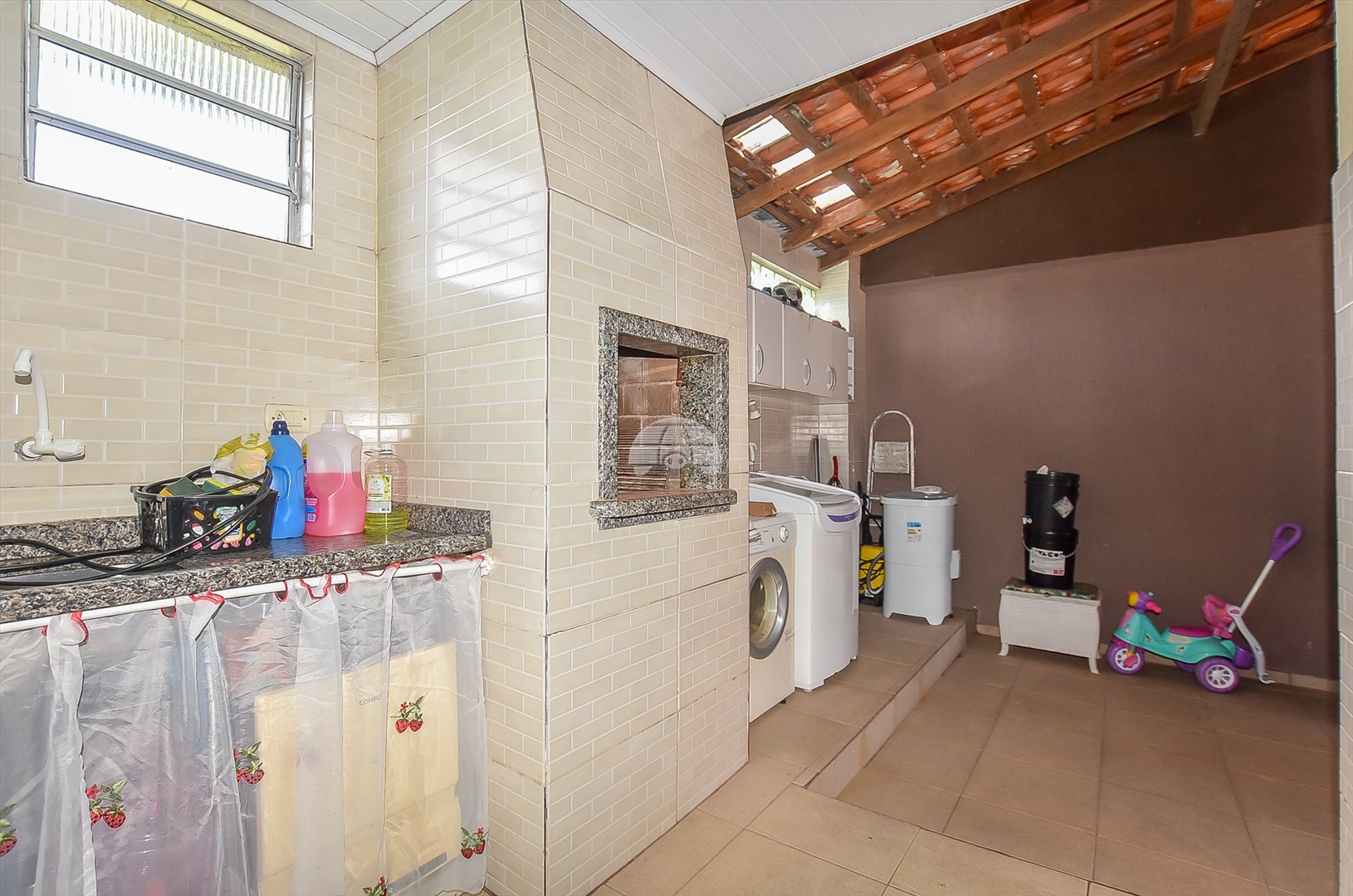 Casa à venda em Alto Boqueirão, Curitiba — Portal Chave Fácil