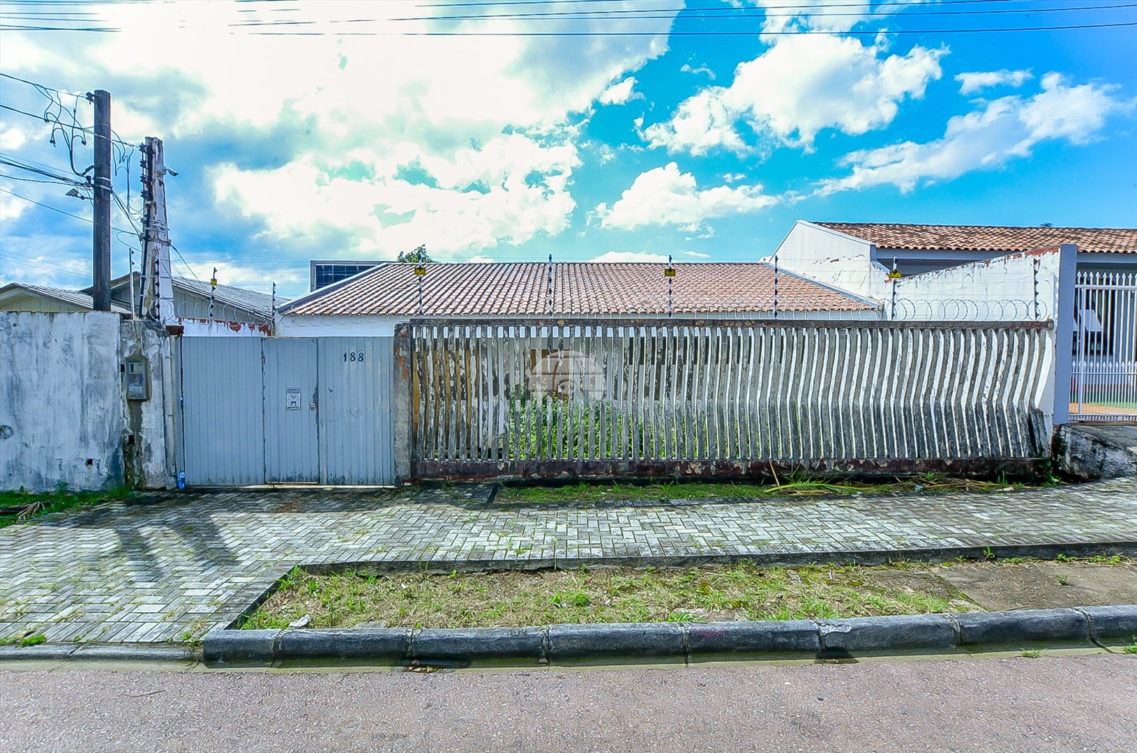 Casa à venda em Capão Raso, Curitiba — Portal Chave Fácil