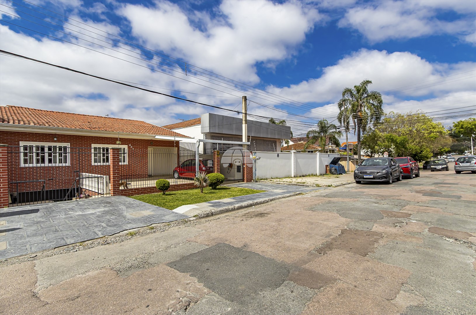 Casa à venda em Novo Mundo, Curitiba — Portal Chave Fácil