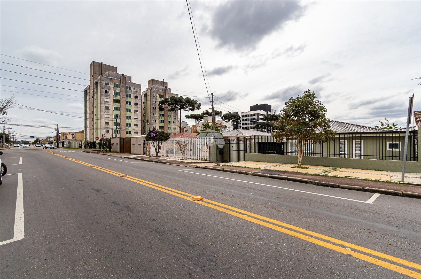 Casa à venda em Novo Mundo, Curitiba — Portal Chave Fácil