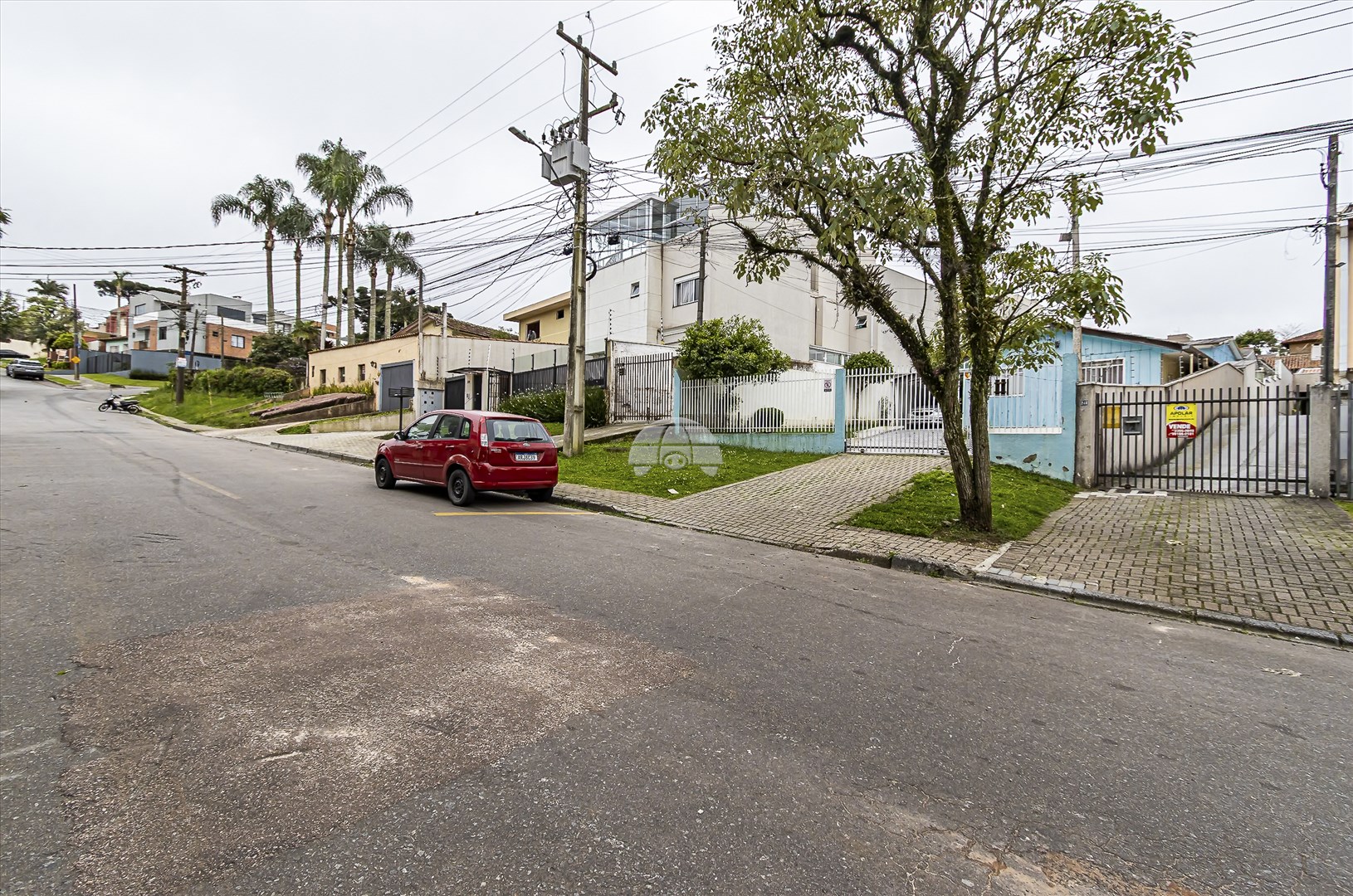 Casa à venda em Tingui, Curitiba — Portal Chave Fácil