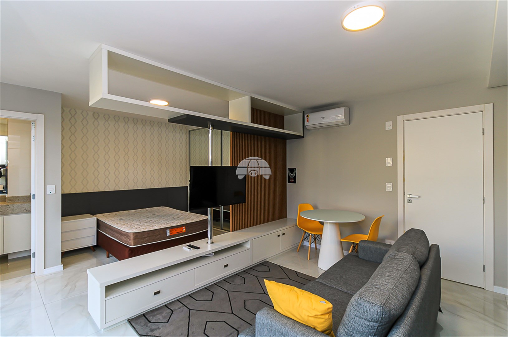 Kitnet/Studio à venda em Alto Da Rua Xv, Curitiba — Portal Chave Fácil