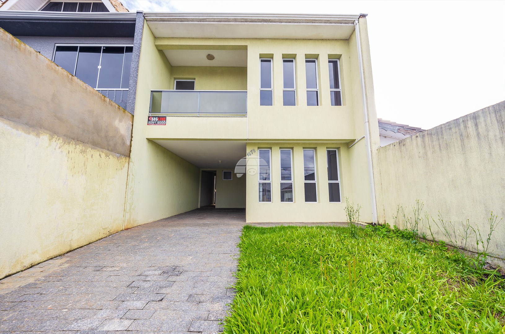 Sobrado à venda em Centro, Araucária — Portal Chave Fácil