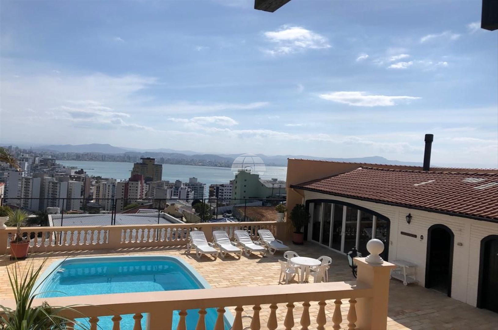 Casa à venda em Centro, Florianópolis — Portal Chave Fácil