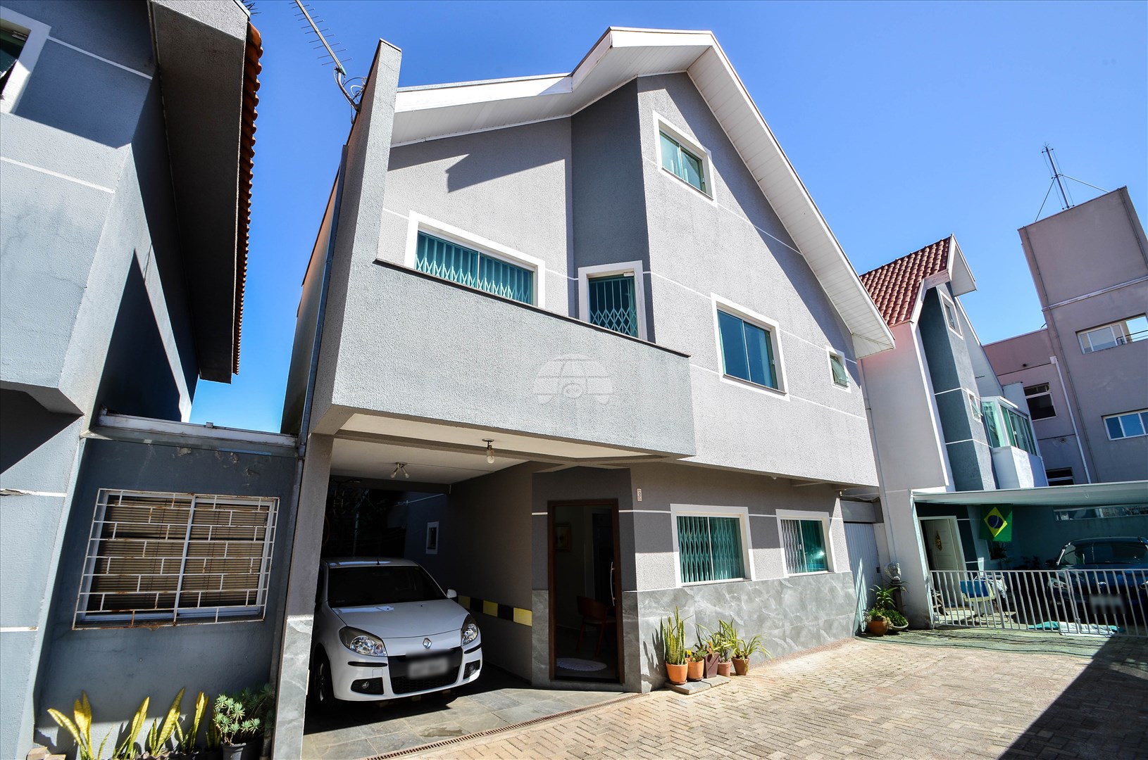Casa à venda em Novo Mundo, Curitiba — Portal Chave Fácil